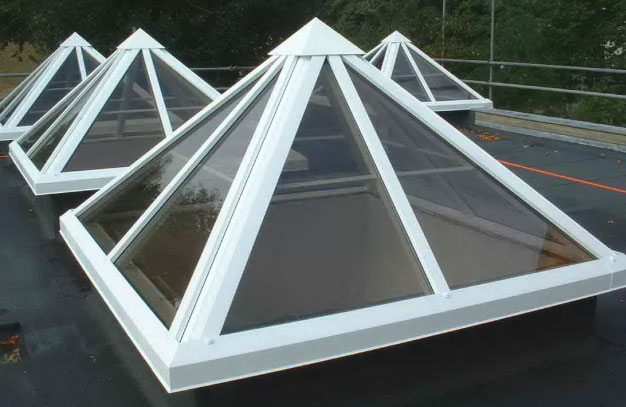 Пример треугольного ПВХ окна